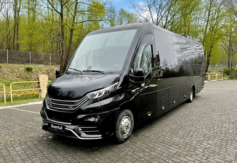Iveco-Midibus mit 29 Sitzplätzen, Außenansicht
