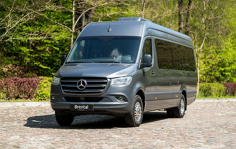 Mercedes-Benz Sprinter als Kleinbus mit 16 Sitzplätzen, Außenansicht